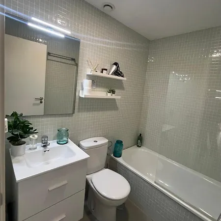 Stunning Chic Penthouse Retreat In Front Of The شقة *