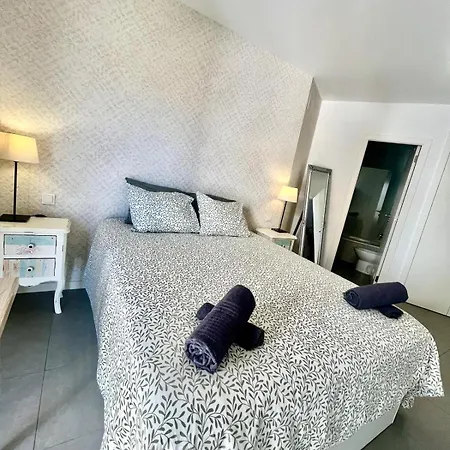 شقة Stunning Chic Penthouse Retreat In Front Of The *