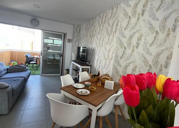 Stunning Chic Penthouse Retreat In Front Of The *
